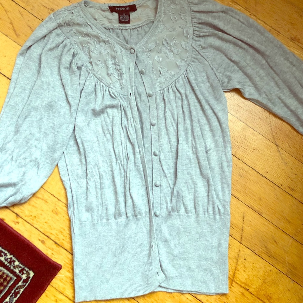 Arden B sweater M